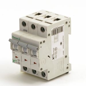 009B. Disjoncteur PLS6-C16/3